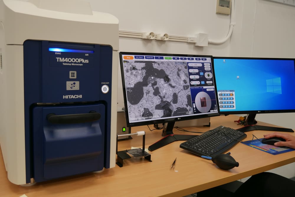 Laboratory of Optic and Electron Microscopy and Image Analysis (MICROLab)